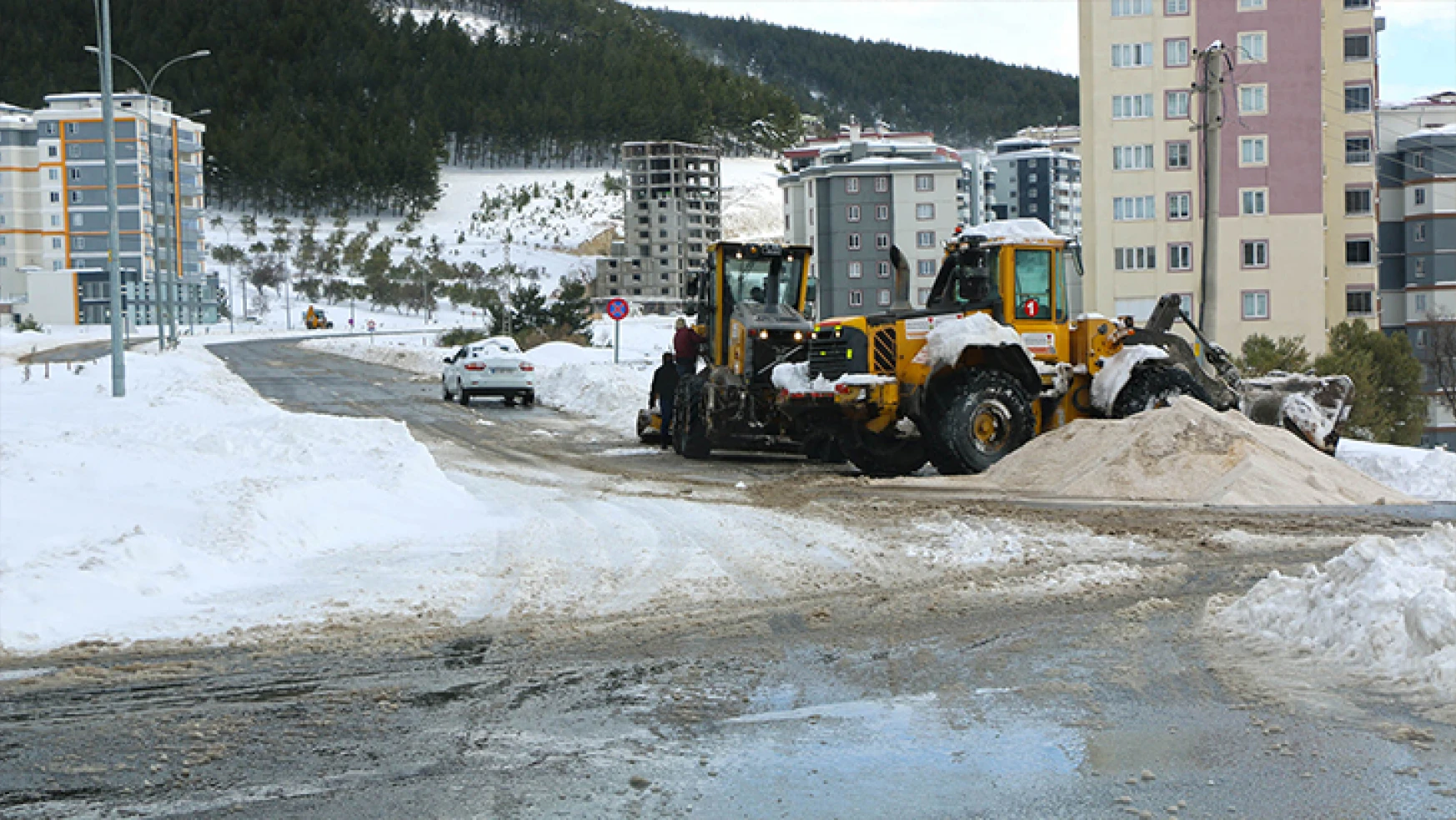 Kahramanmaraş'ta son 20 yılın kar yağışı rekoru kırıldı