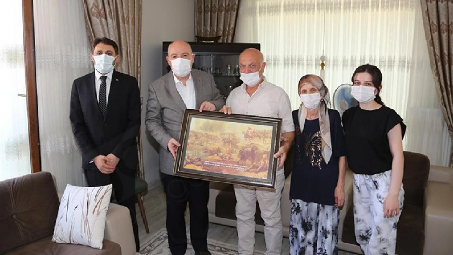 Kahramanmaraş Valisi Coşkun'dan Şehit aileleri ve gazilere bayram ziyareti