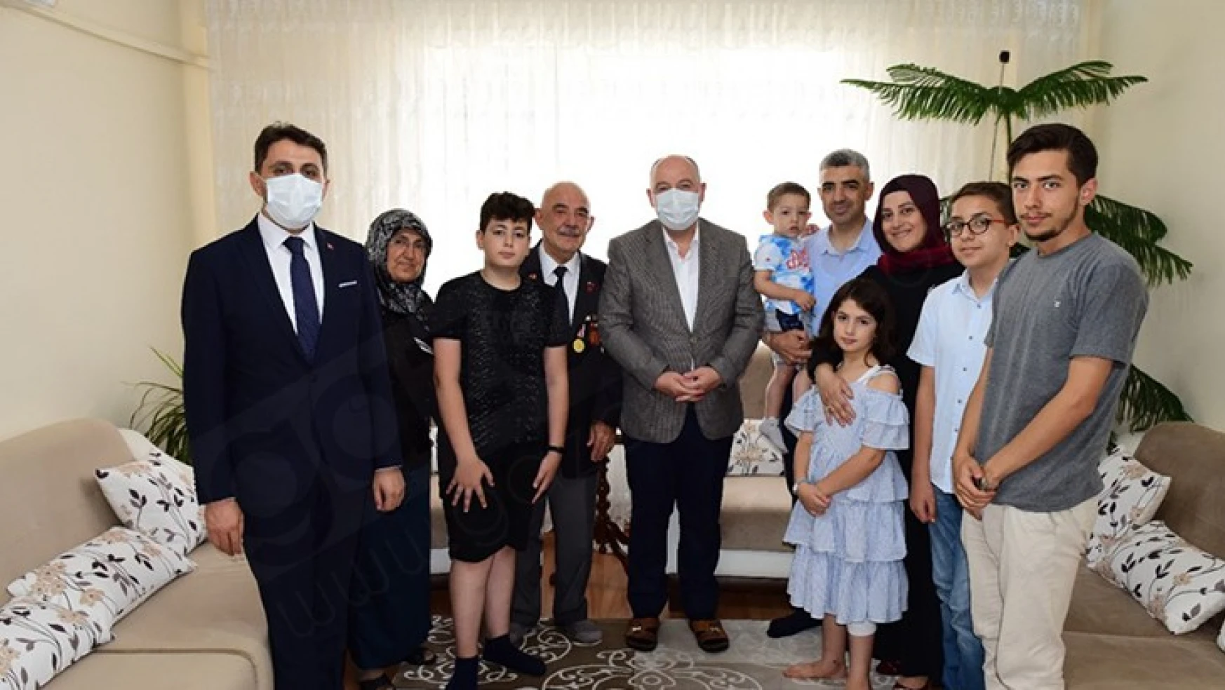 Kahramanmaraş Valisi Coşkun'dan Şehit aileleri ve gazilere ziyaret
