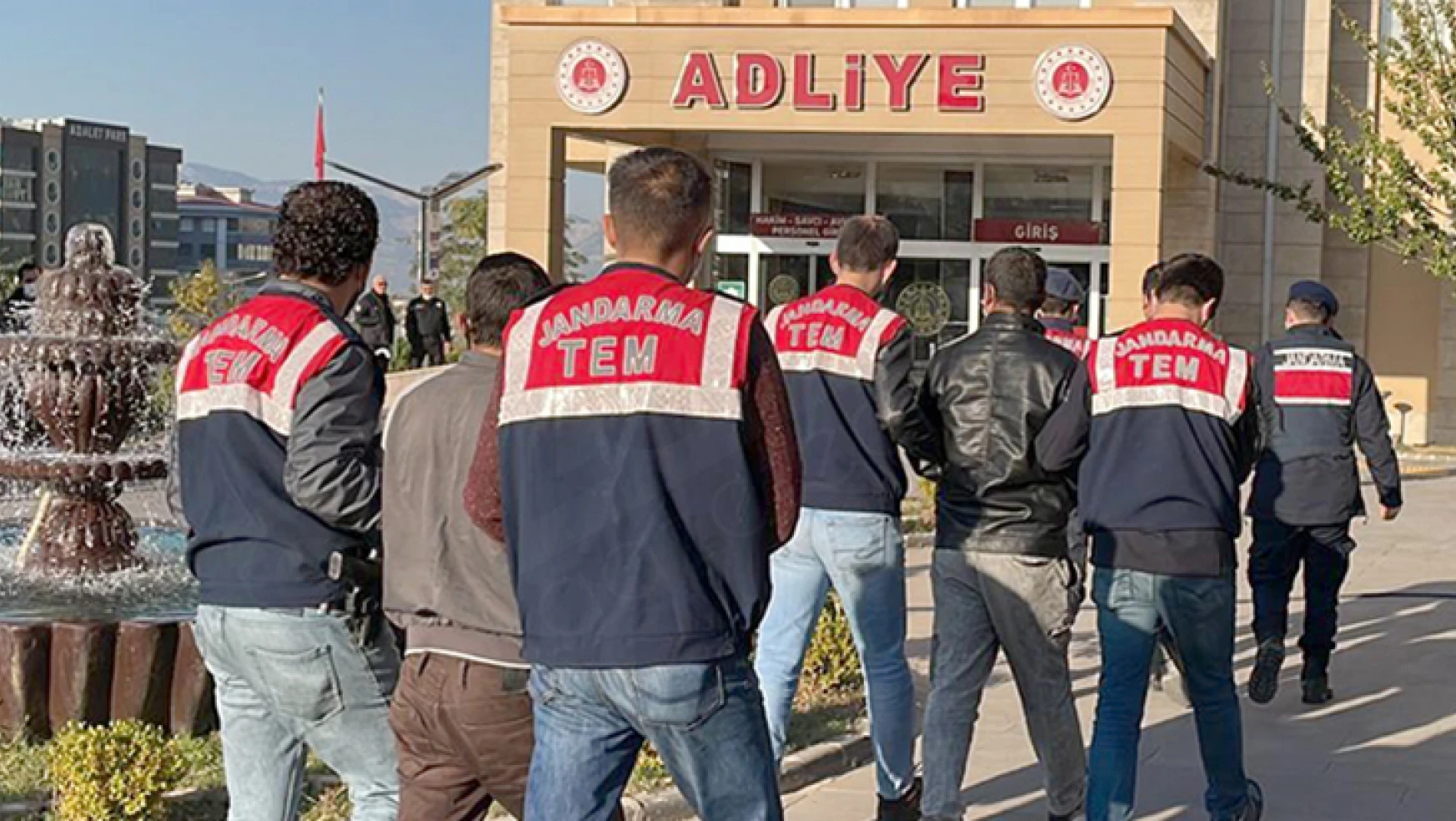 Kahramanmaraş ve Gaziantep'te eş zamanlı terör operasyonu: 3 gözaltı