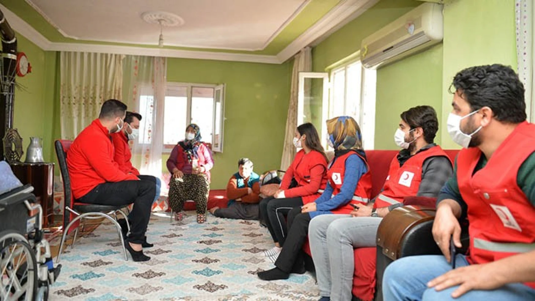 Kahramanmaraşlı fedakâr anneye Türk Kızılay'dan destek