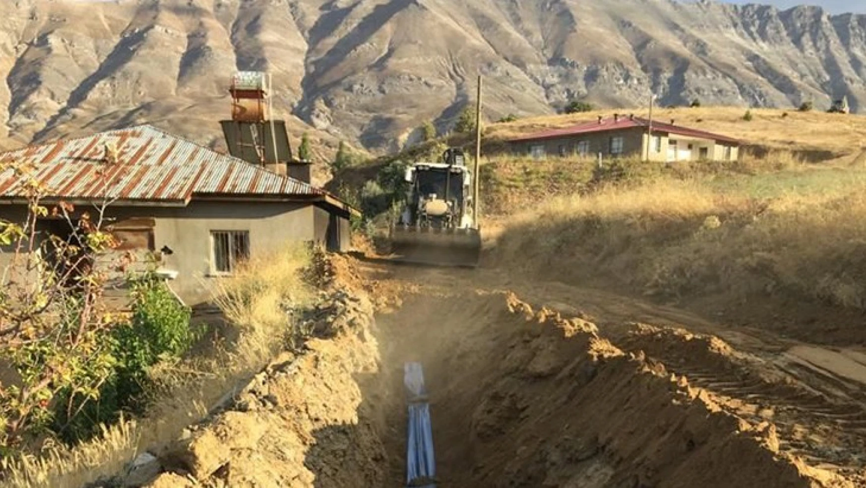 KASKİ, bir mahallenin daha 11 bin metrelik içme suyu şebekesini yeniliyor