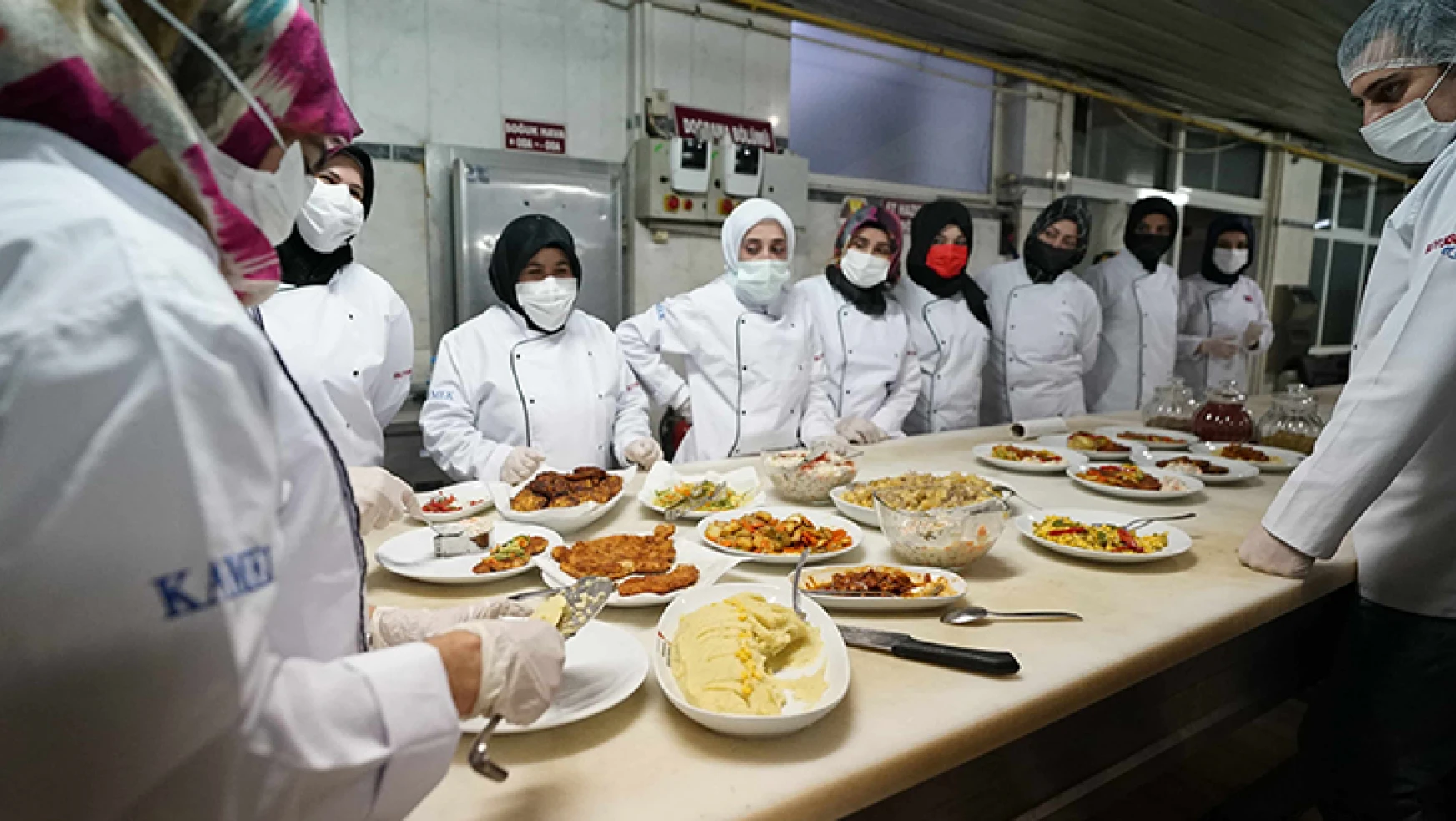 Kursiyerler, KAMEK kurslarıyla dünya mutfağını öğreniyor