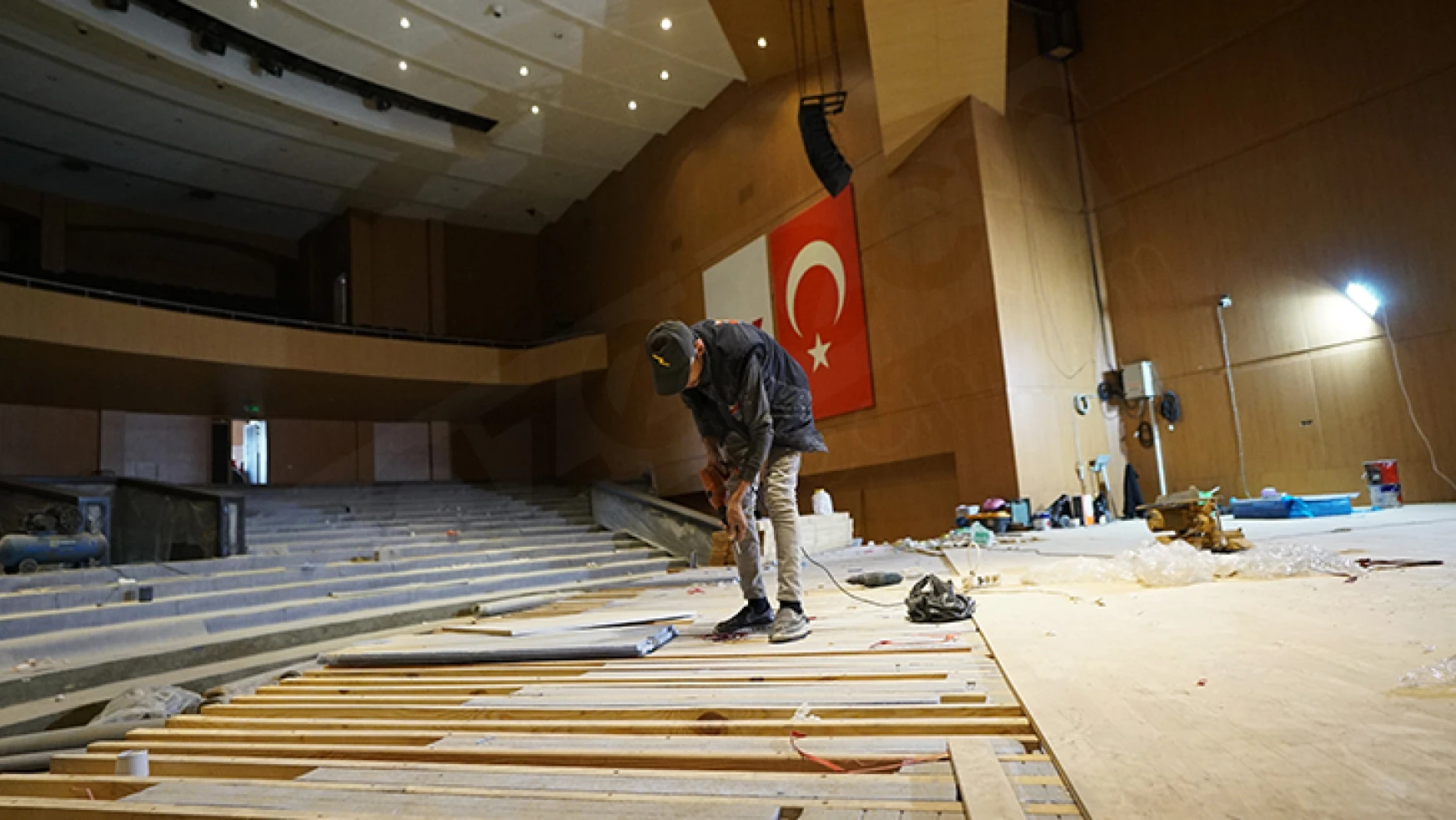 Mehmet Akif Ersoy Kültür Merkezi yenileniyor