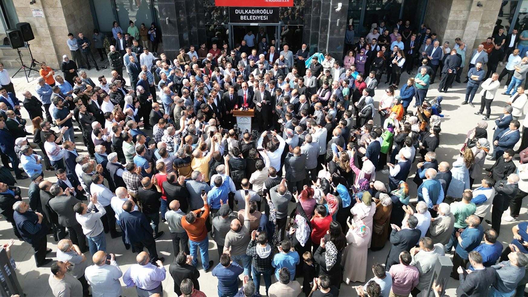 Mehmet Akpınar, Dulkadiroğlu Belediye Başkanlığı mazbatasını aldı