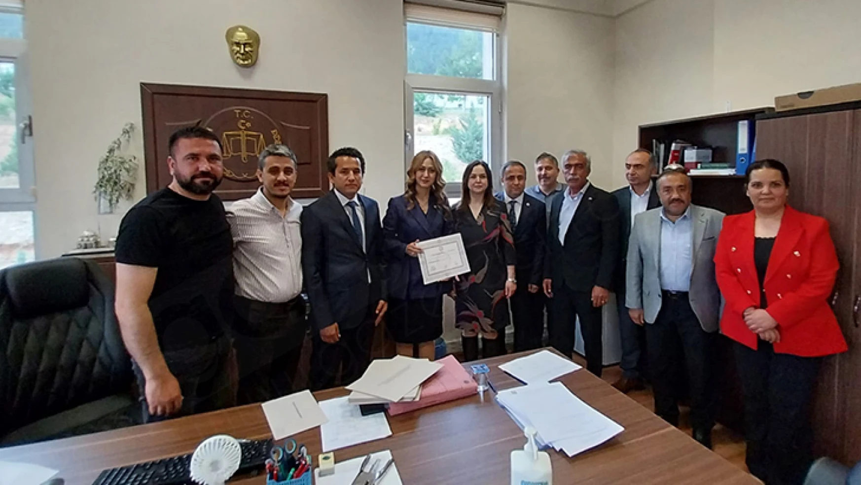 MHP'nin Kahramanmaraş'taki ilk kadın vekili mazbatasını aldı