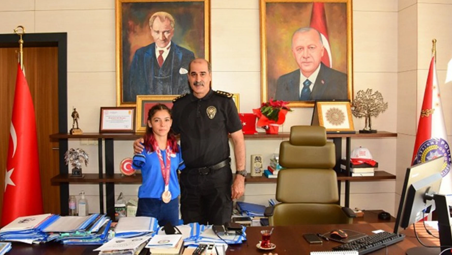 Milli yüzücü Sevilay Öztürk'ten İl Emniyet Müdürü Cebeloğlu'na ziyaret
