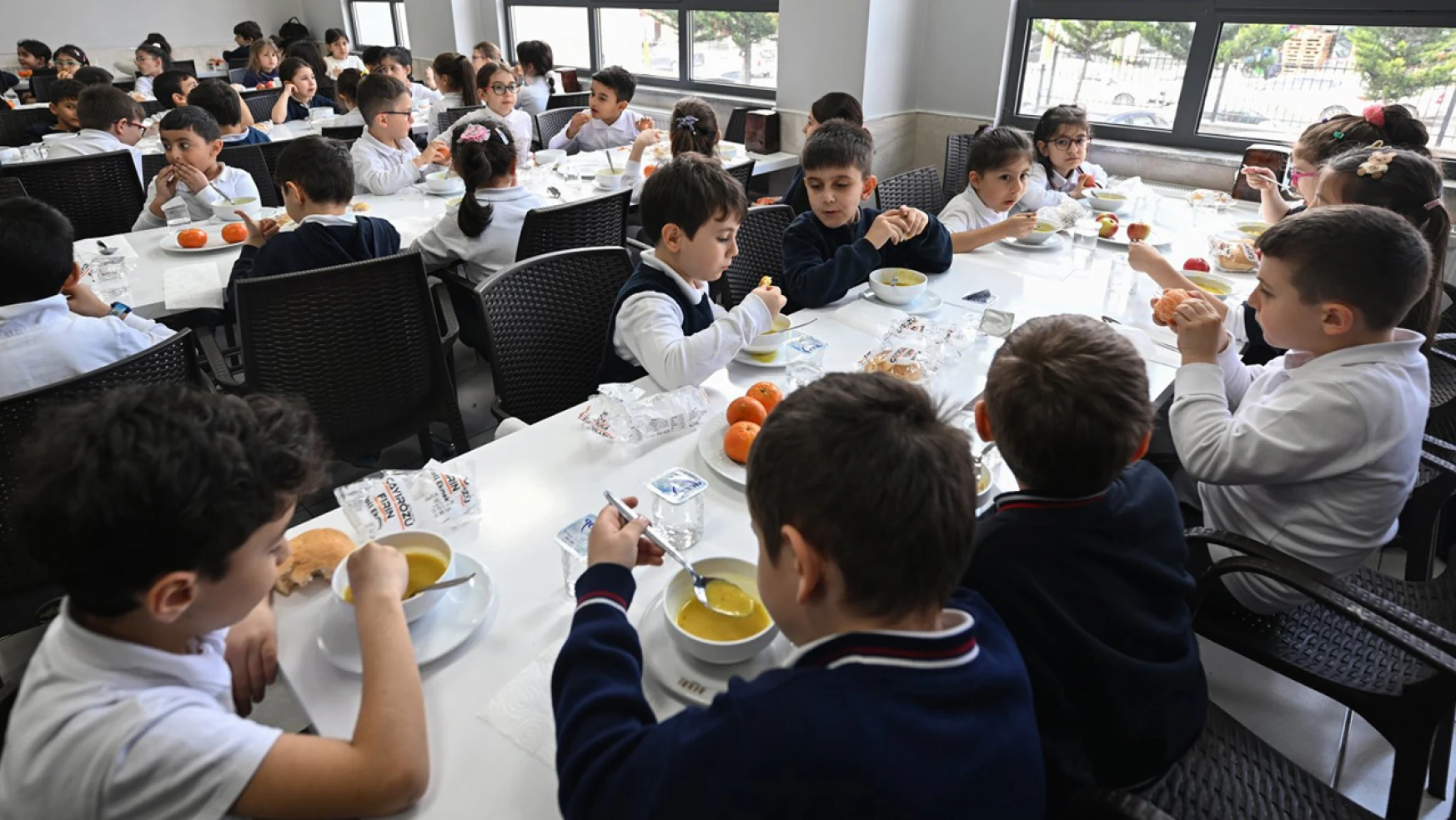 Okul kantinlerinde çorba ve meyve günü etkinliği başlatıldı