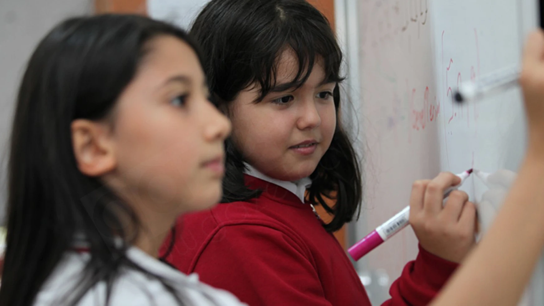 Okullarda Türkçe ve yabancı dil eğitimi yeniden şekilleniyor