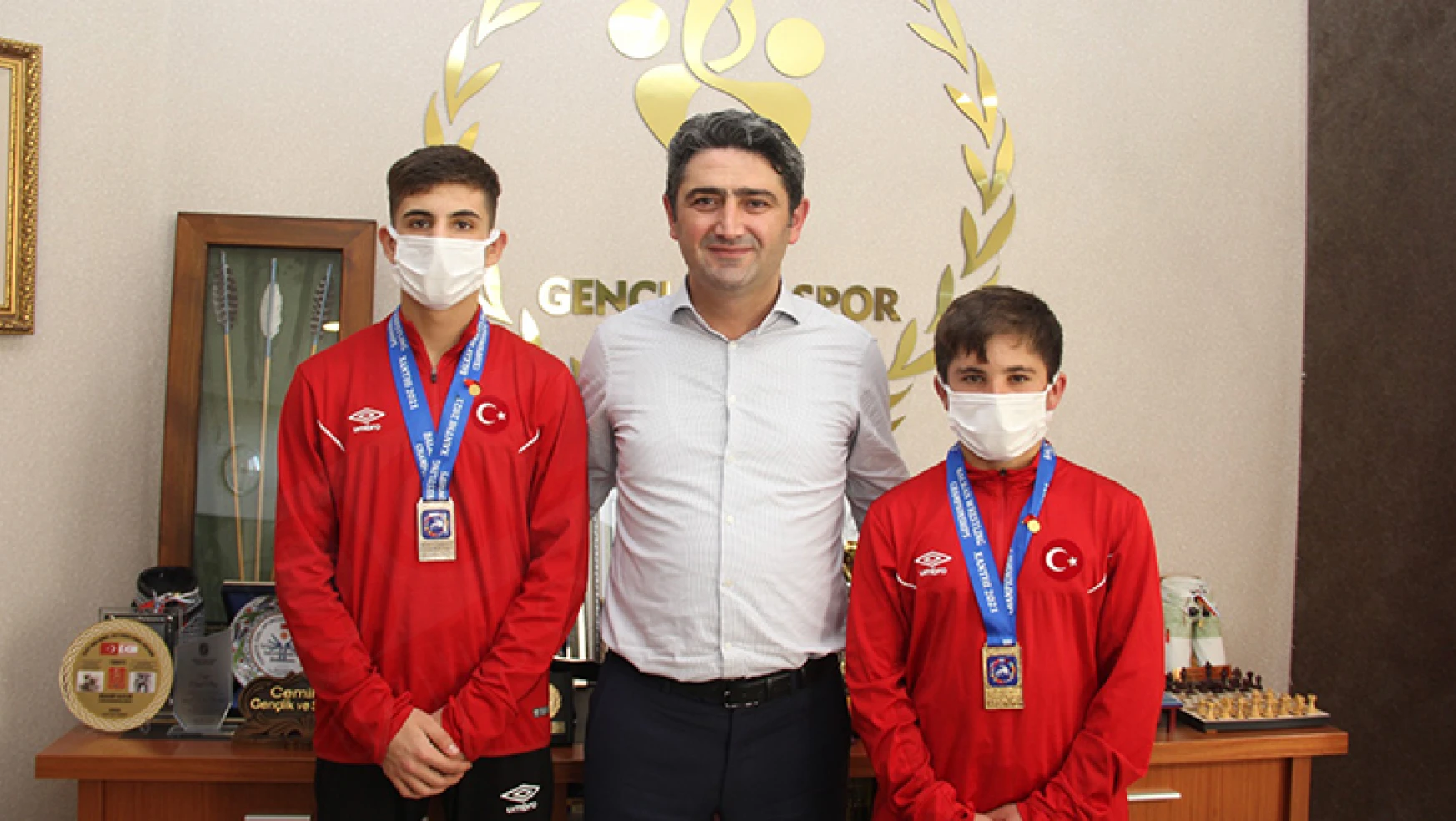 Pehlivanlar, Balkan şampiyonasında çifte madalya ile döndü