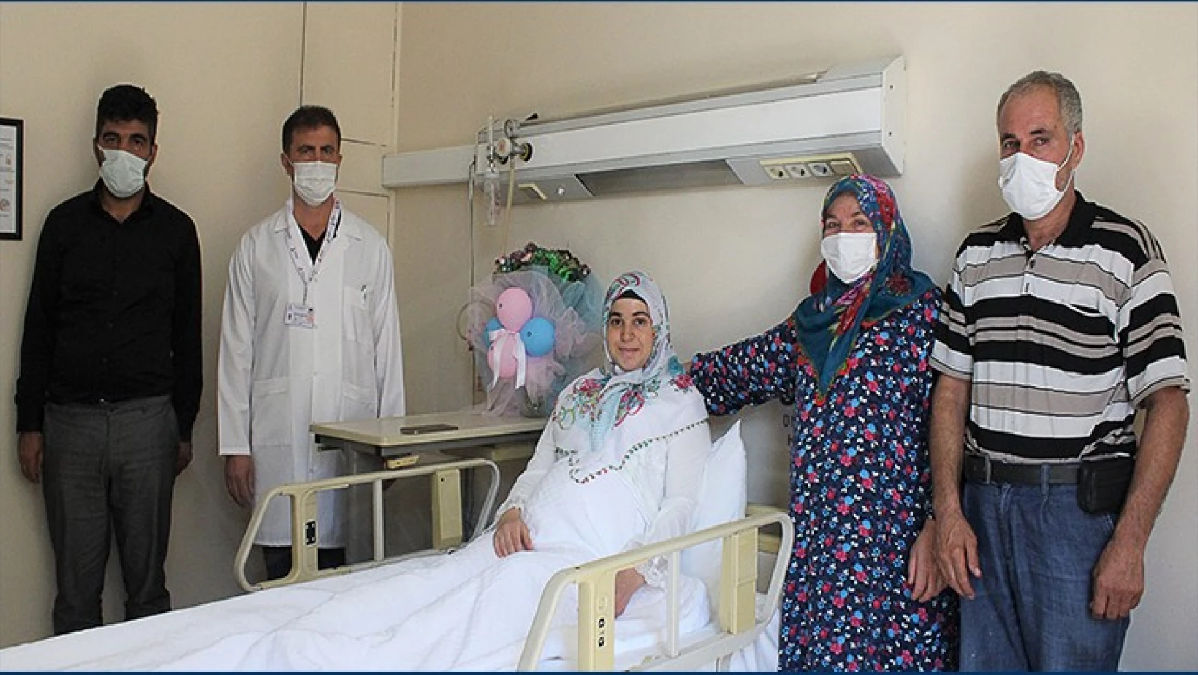Rabia Öztürk, böbrek nakli sonrası ikiz bebek mutluluğu yaşıyor