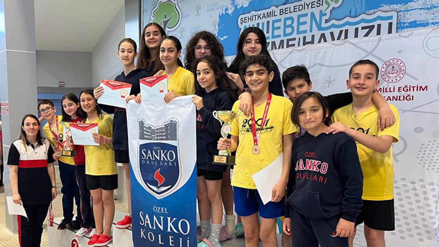 SANKO Okulları yüzmede 5 altın madalya kazandı