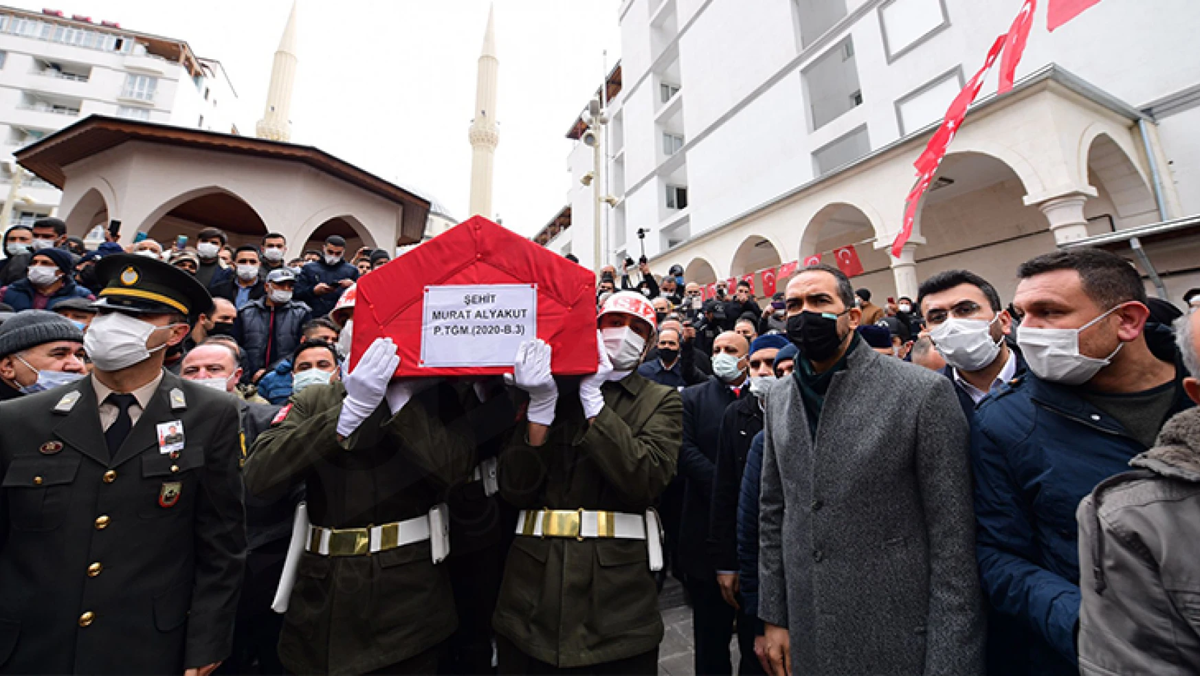 Şehit Piyade Teğmen Murat Alyakut, dualarla toprağa verildi
