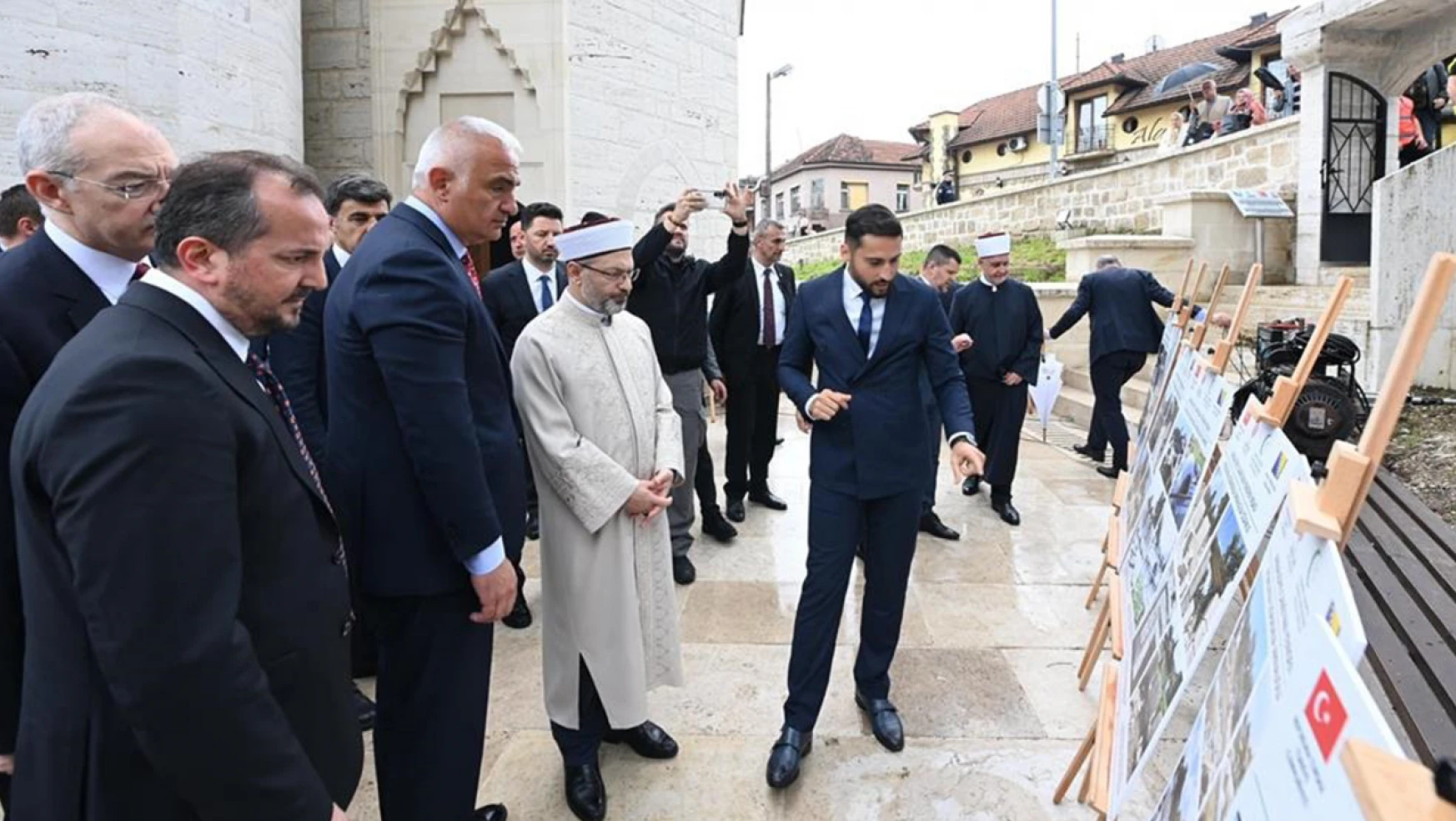Sırplar tarafından yıkılan Arnaudiye Camii yeniden ibadete açıldı