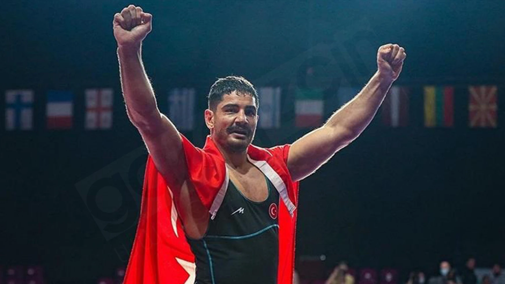 Taha Akgün, güreşte Dünya Şampiyonu