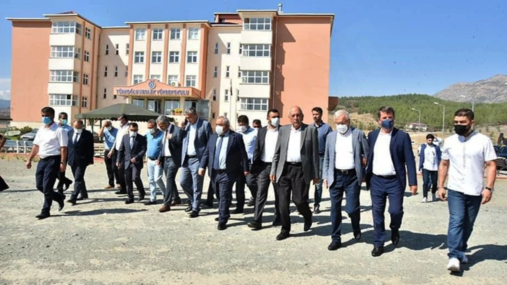 TBMM İçişleri Komisyonu Başkanı Celalettin Güvenç, Türkoğlu'na çıkarma yaptı
