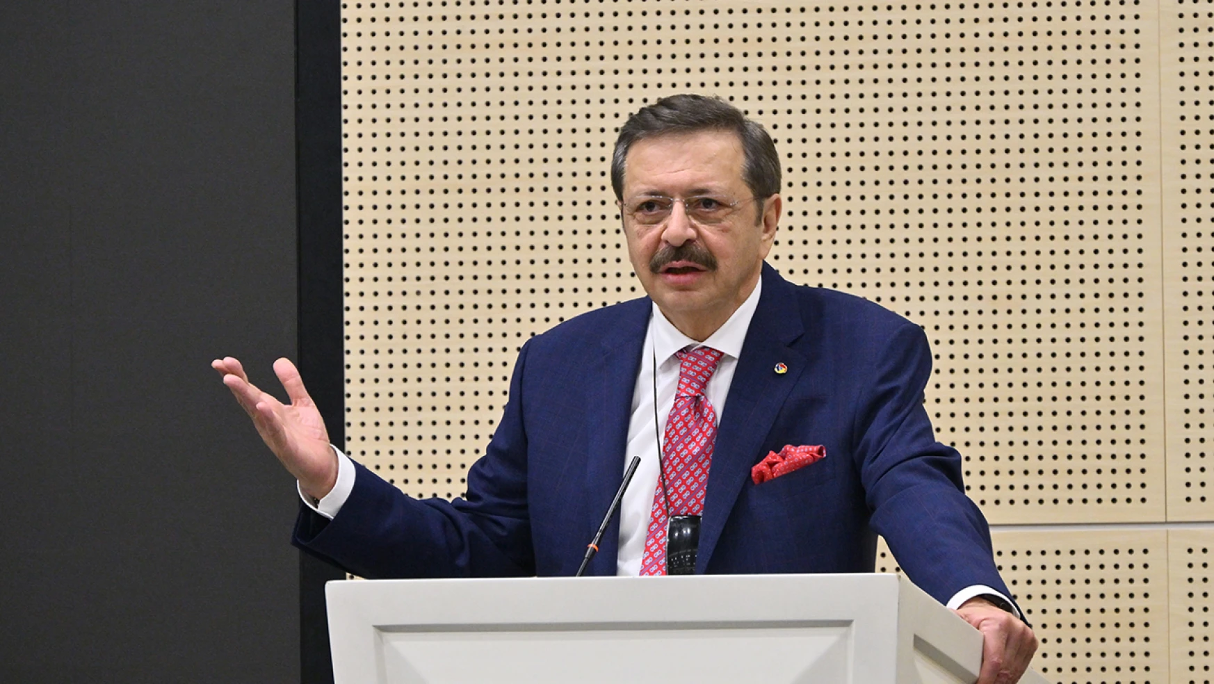 TOBB Başkanı Hisarcıklıoğlu, 'İnsanlara faydalı olacak yerdesiniz'