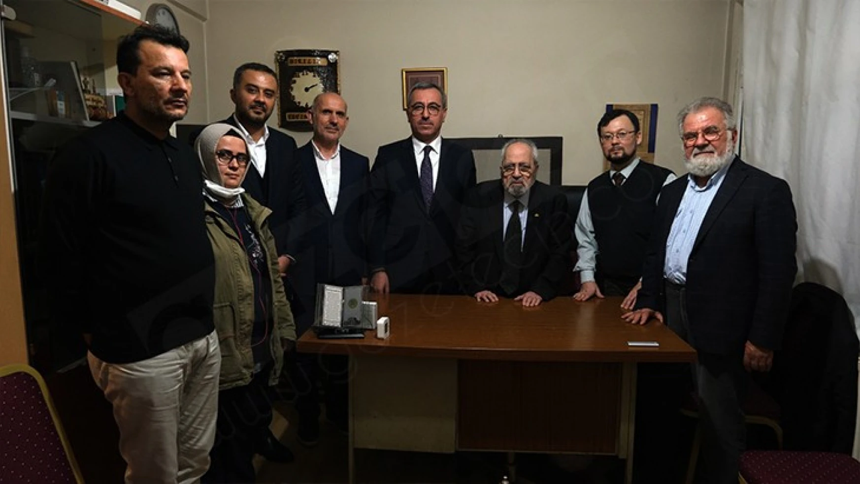Türk Edebiyatının önemli ismi Sezai Karakoç'a fahri hemşehrilik beratı verildi