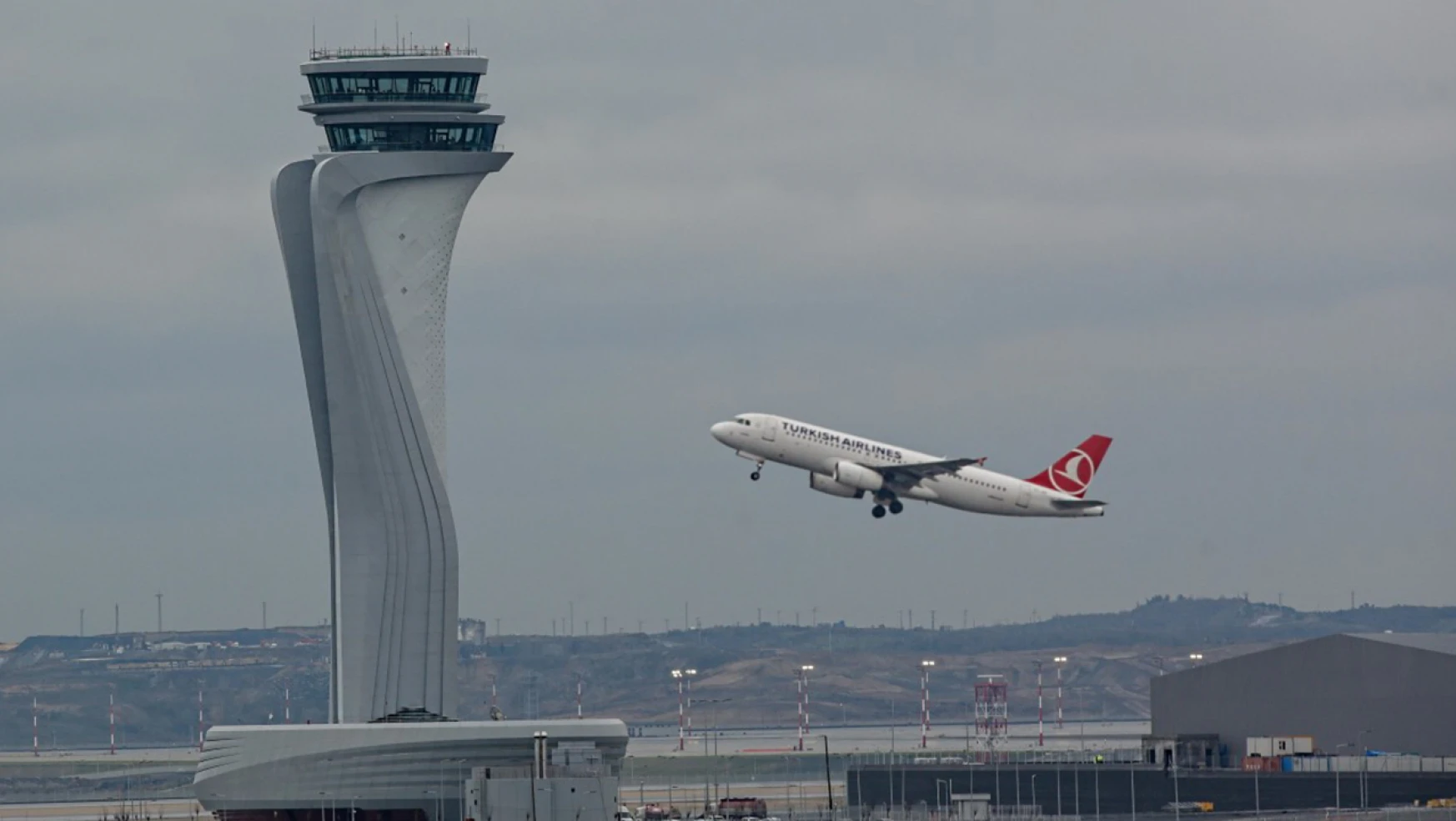 Türkiye'de uçuş trafiği artıyor! Uçak sayısı 165 bin 329'a ulaştı