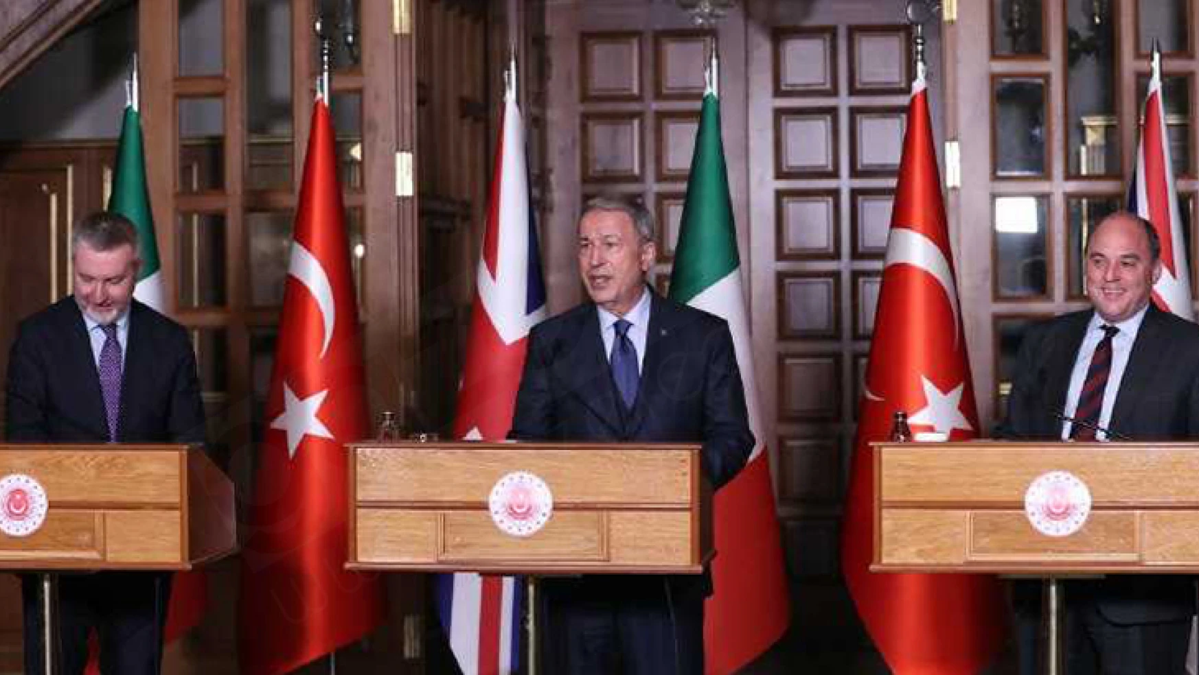 Türkiye, İtalya ve İngiltere Savunma Bakanları görüşmesi