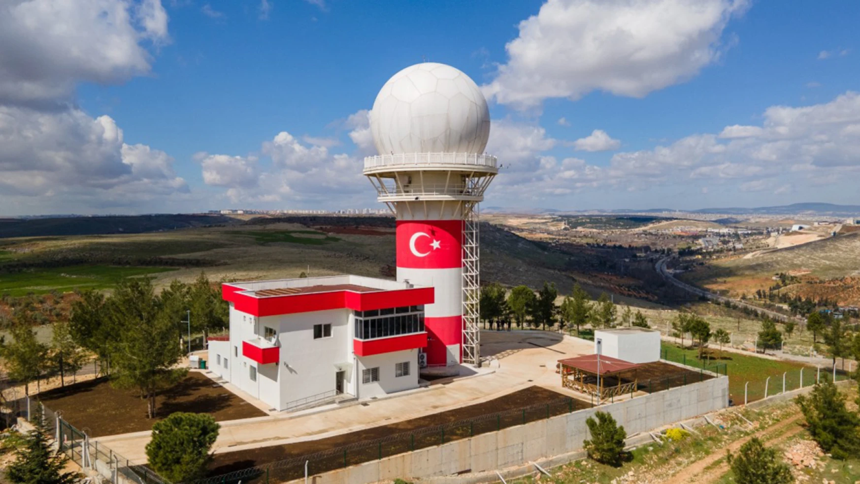 Türkiye'nin ilk yerli ve milli gözetim radarı hizmete hazır