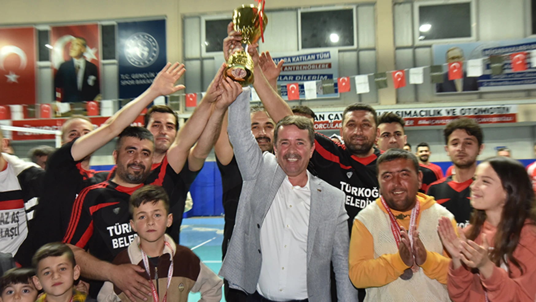 Türkoğlu'nda 2022 Yılının Voleybol Şampiyonu belli oldu