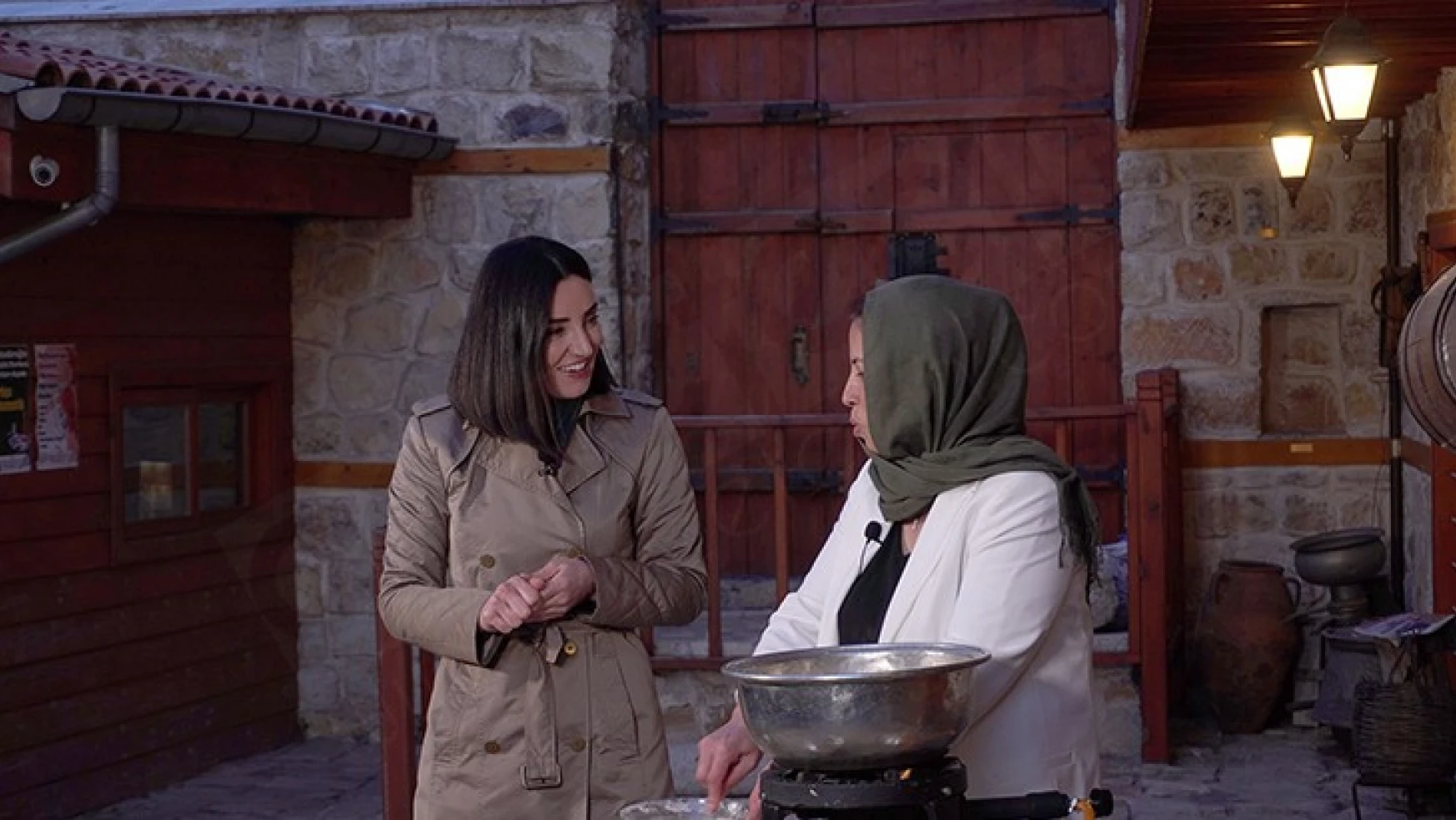 Ünlü Türkücü Sevcan Orhan Kahramanmaraş'ın mutfak Müzesi'ne hayran kaldı