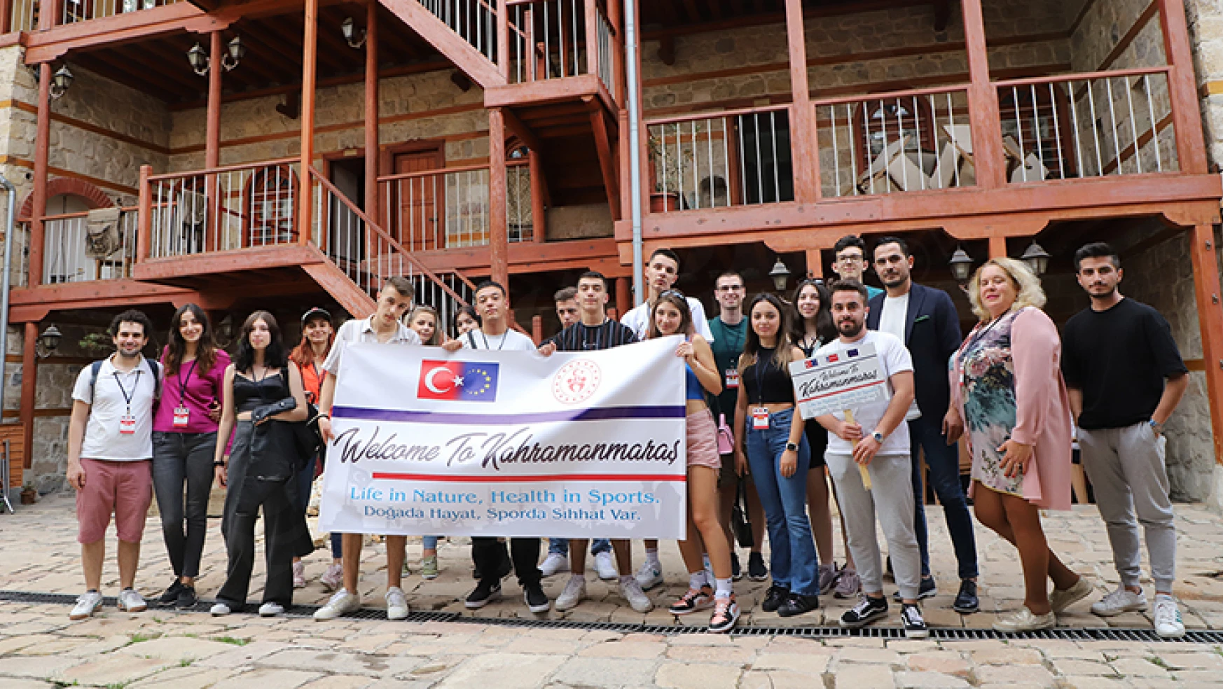 Yabancı uyruklu öğrenciler Dulkadiroğlu'na hayran kaldı
