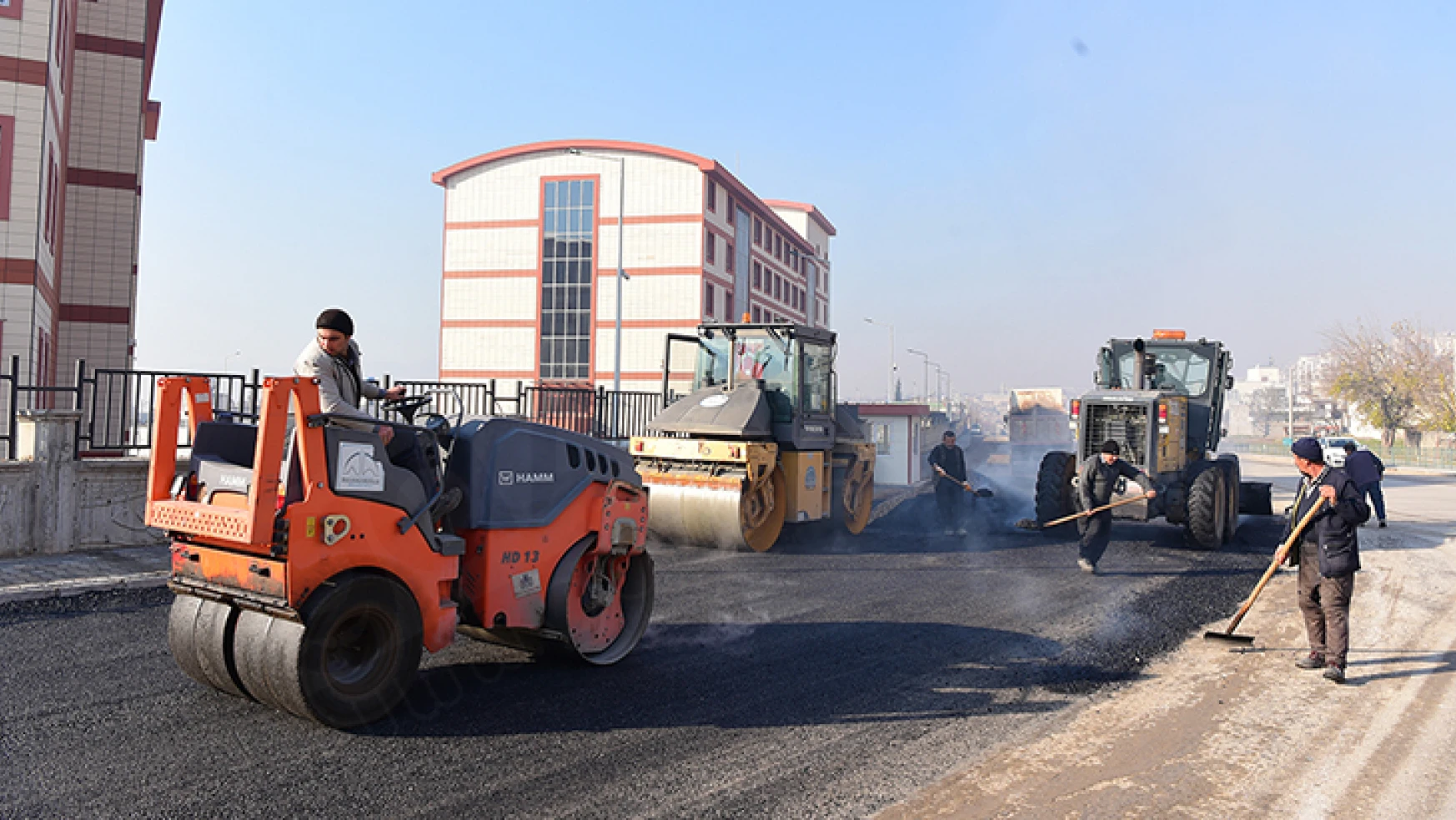 Yahya Kemal mahallesinde asfalt çalışması