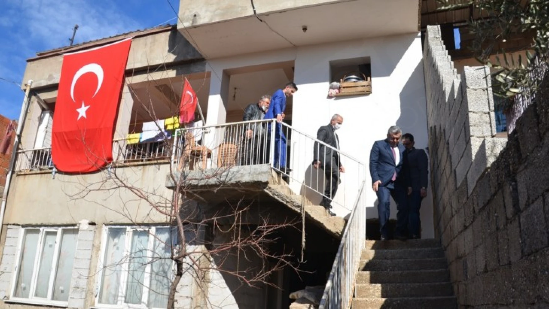 Yardımcıoğlu, Gara şehidinin ailesini ziyaret etti