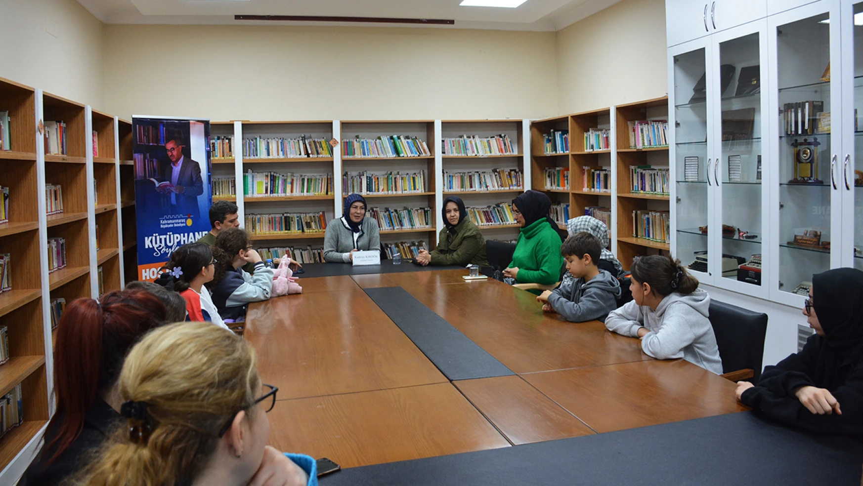 Yazar Kırdök, okurlarıyla bir araya geldi
