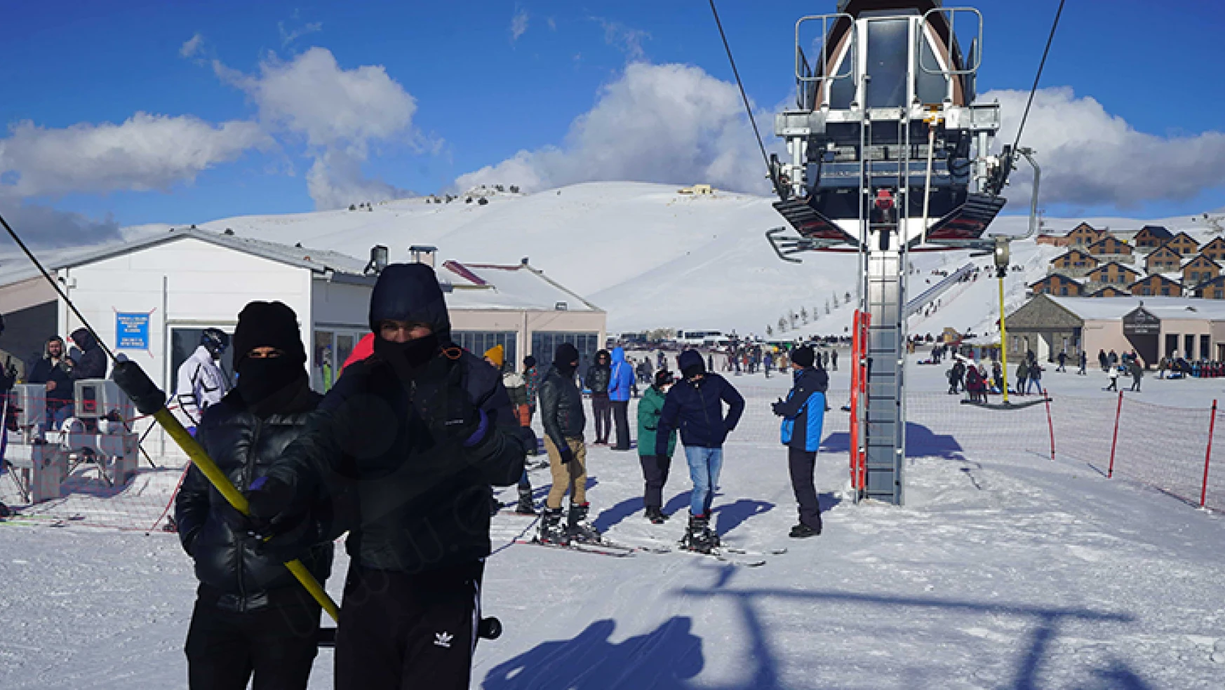 Yedikuyular Kayak Merkezi, son bir ayda 100 bin ziyaretçi ağırladı