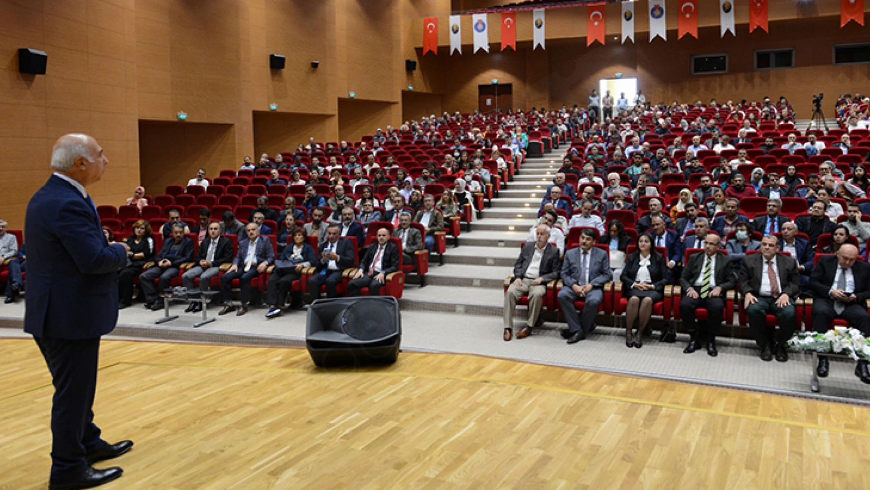 YÖKAK Başkanı Prof. Dr. Muhsin Kar, Kahramanmaraş'ta konferans verdi