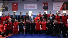Grekoromen Güreş Milli Takımına sürpriz ziyaret