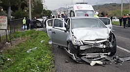 3 aracın karıştığı kazada 2 kişi öldü, 4 kişi yaralandı