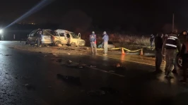 3 aracın karıştığı trafik kazasında 4 kişi öldü