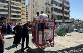 Kahramanmaraş'ta ev yangını! Mahsur kalanlar son anda kurtarıldı