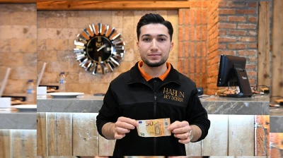 Garsona verdiği bahşişi bir gün sonra geri istedi