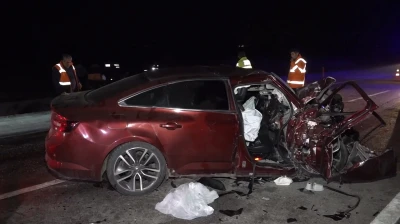 İki otomobilin çarpıştığı kaza, 5 kişiyi hayattan kopardı