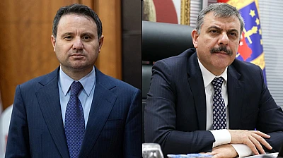 Kabinede değişiklik!  İki bakan görevden ayrıldı