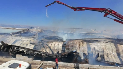 Kahramanmaraş'ta ambalaj fabrikasındaki yangın kontrol altına alındı