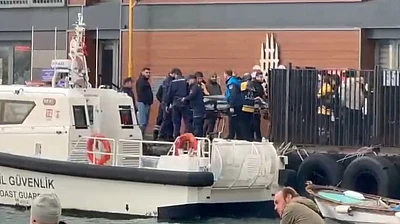 Karaköy İskelesi'nde denizde kadın cesedi bulundu