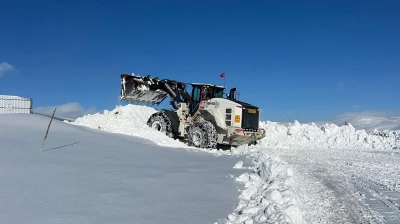 Kayseri-Malatya kara yolu kar ve tipi nedeniyle trafiğine kapatıldı