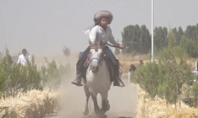 Kahramanmaraşlı Şahan Emir, at üstündeki başarısıyla göz dolduruyor