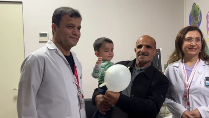 Kalbi yarım doğan bebek, tedaviyle hayata tutundu