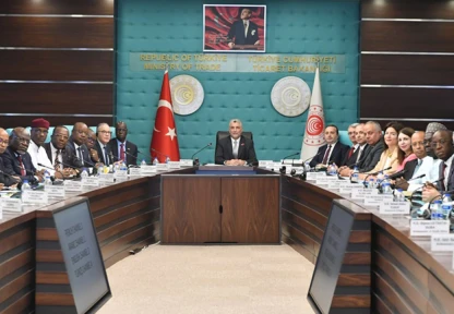 Ticaret Bakanı Bolat, Büyükelçilerle bir araya geldi