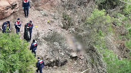 100 metrelik uçurumdan yuvarlanan kişi öldü