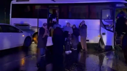 6 araç birbirine girdi! 12 yaralı