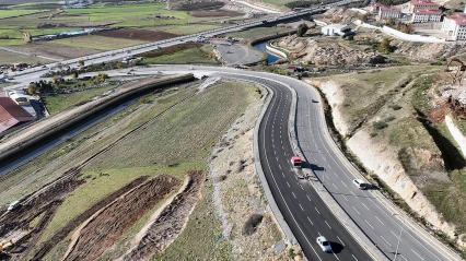 Bahçeci Hoca Bulvarı, güçlendirmenin ardından yeniden trafiğe açıldı