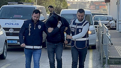 Birbirlerini darbeden boşanmış çift gözaltına alındı